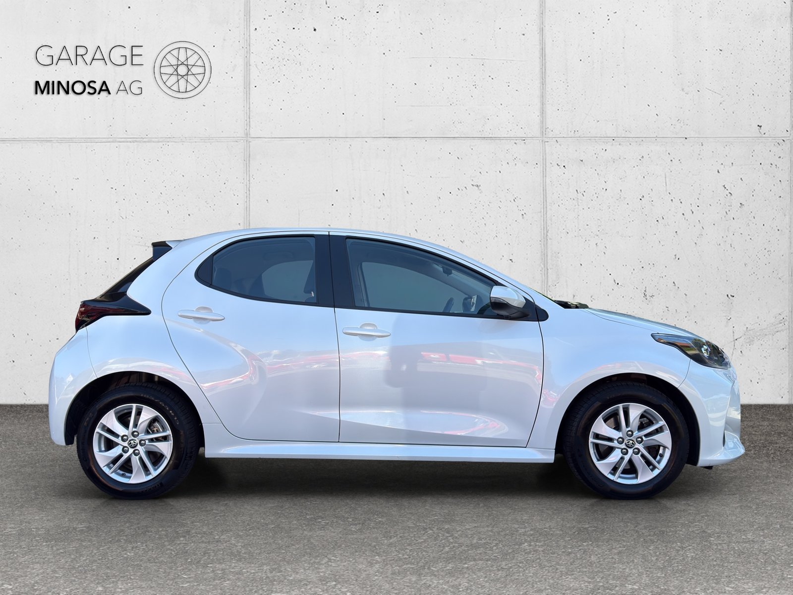 TOYOTA Yaris 1.5 Comfort e-CVT, Hybride Intégral Essence/Électricité, Occasion / Utilisé, Automatique - 6