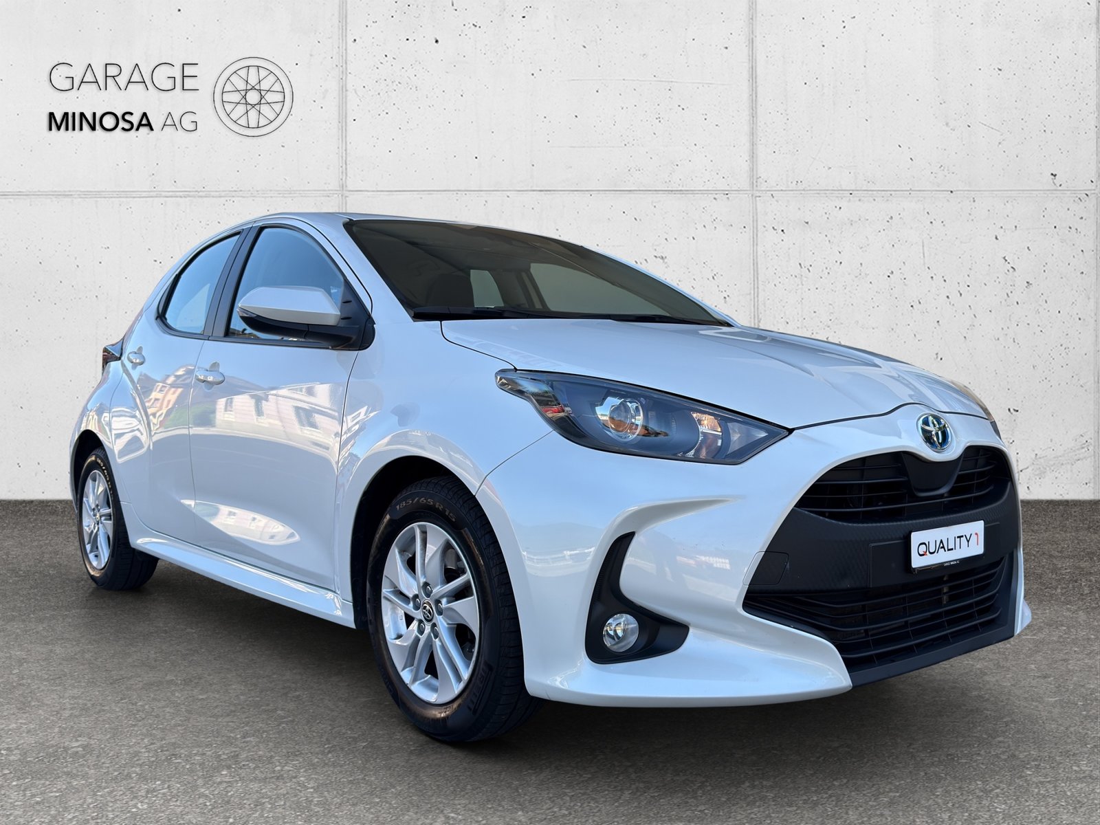 TOYOTA Yaris 1.5 Comfort e-CVT, Hybride Intégral Essence/Électricité, Occasion / Utilisé, Automatique - 7
