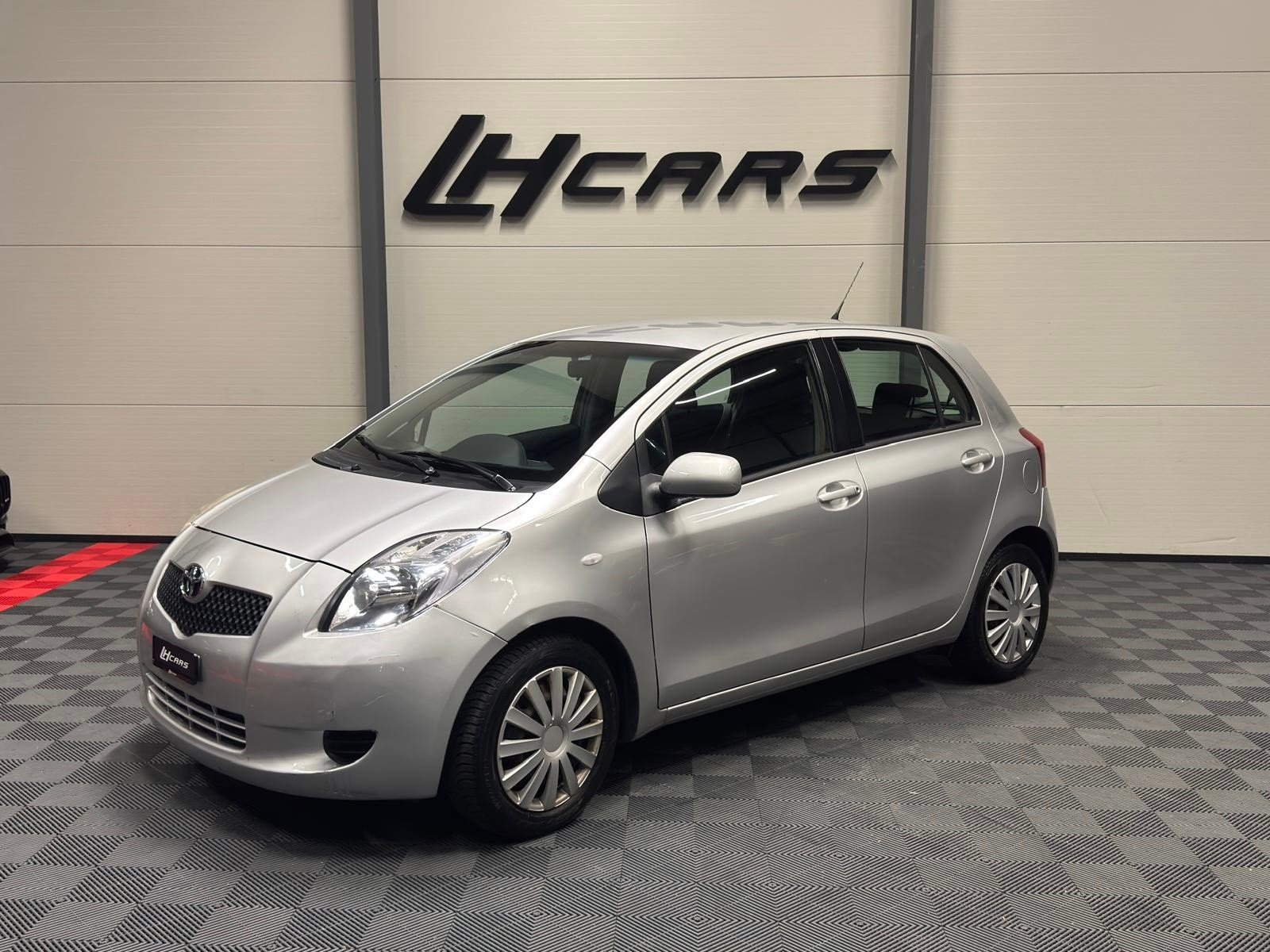 TOYOTA Yaris 1.3 Linea Sol