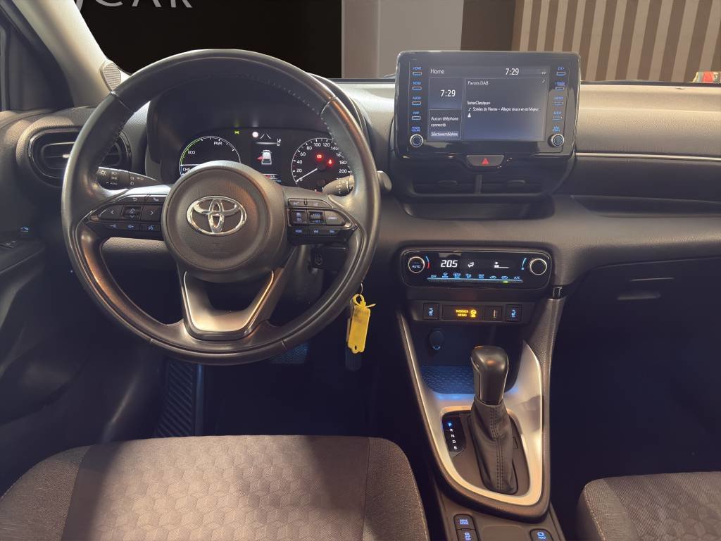TOYOTA Yaris 1.5 Comfort e-CVT, Benzin, Occasion / Gebraucht, Automatik - 5