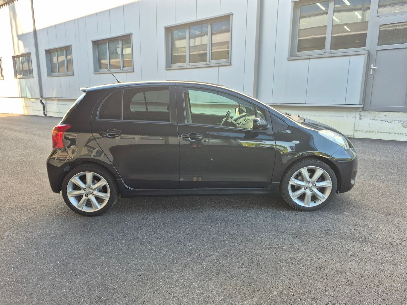 TOYOTA Yaris 1.8 TS, Essence, Occasion / Utilisé, Manuelle - 4