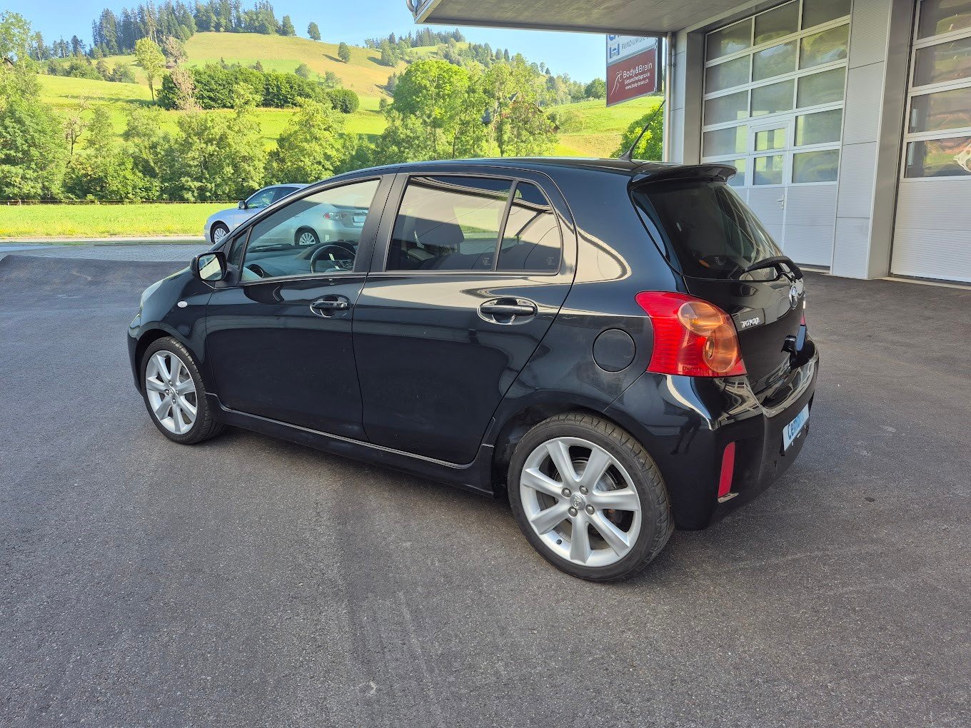 TOYOTA Yaris 1.8 TS, Essence, Occasion / Utilisé, Manuelle - 7