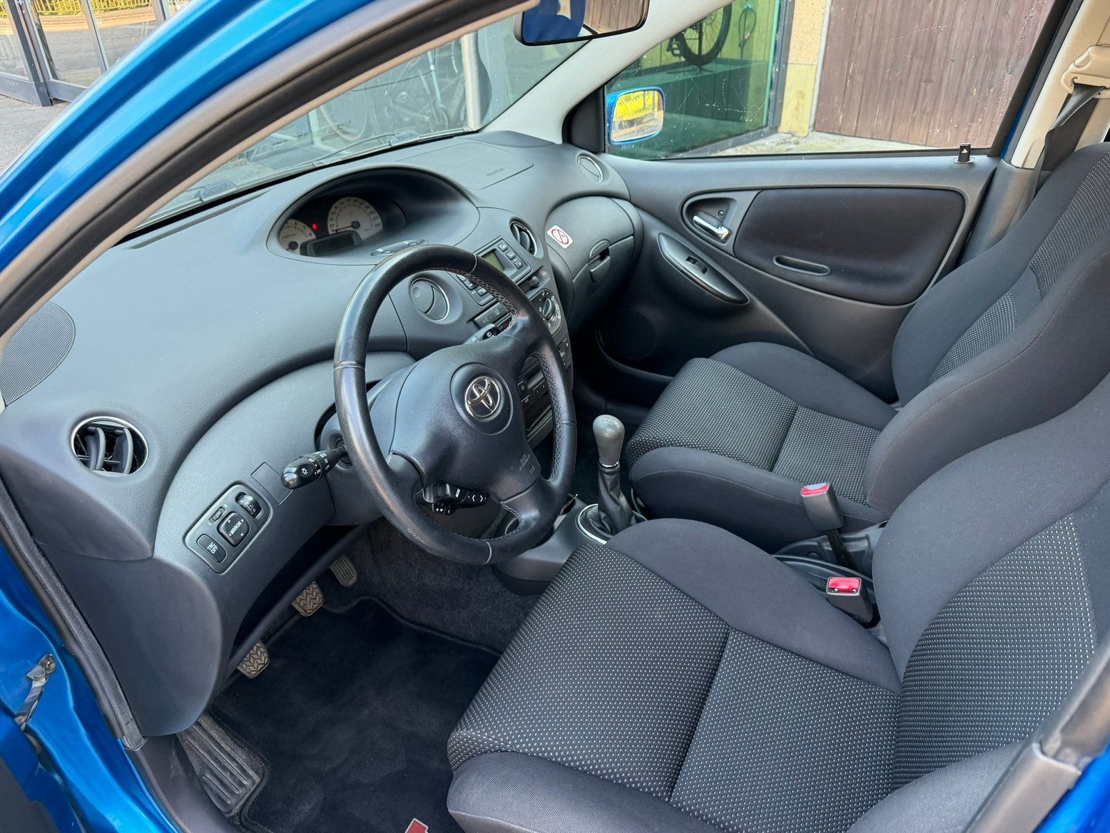TOYOTA Yaris 1.5 TS, Petrol, Second hand / Used, Manual - 7