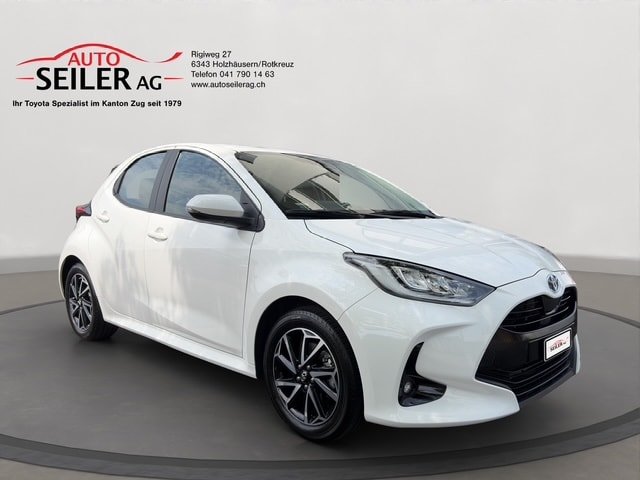 TOYOTA Yaris 1.5 Trend e-CVT, Full-Hybrid Petrol/Electric, Second hand / Used, Automatic - 2