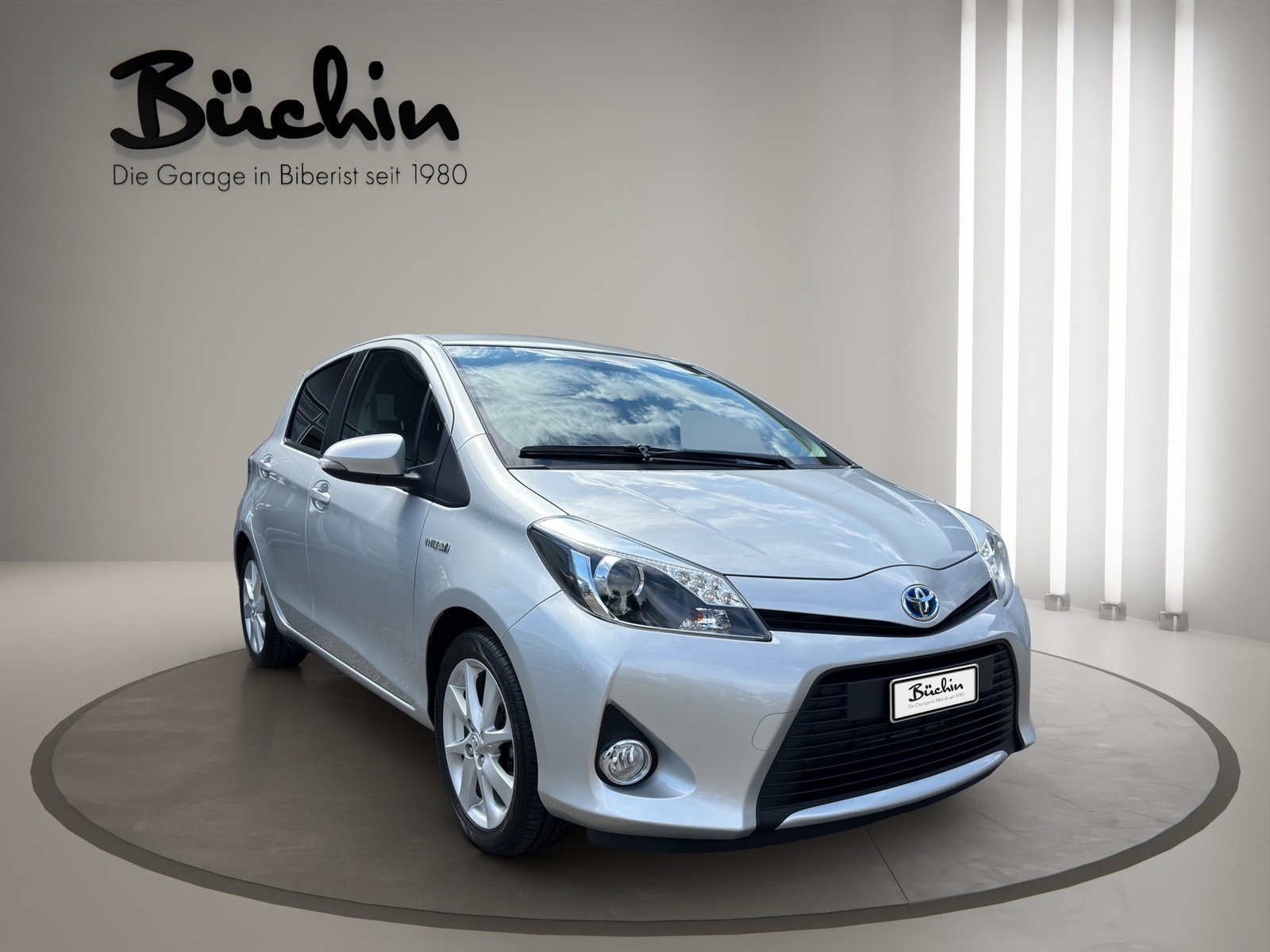 TOYOTA Yaris 1.5 VVT-i Hybrid Sol Premium CVT