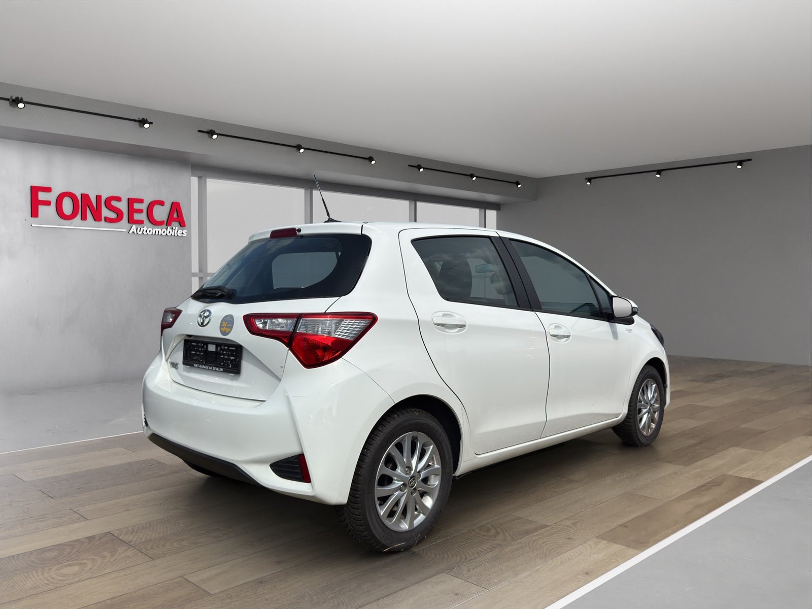 TOYOTA Yaris 1.5 Comfort, Petrol, Second hand / Used, Manual - 4