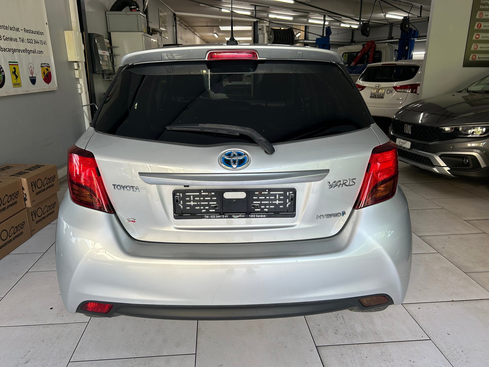 TOYOTA Yaris 1.5 VVT-i Hybrid Trend e-CVT, Voll-Hybrid Benzin/Elektro, Occasion / Gebraucht, Automatik - 3
