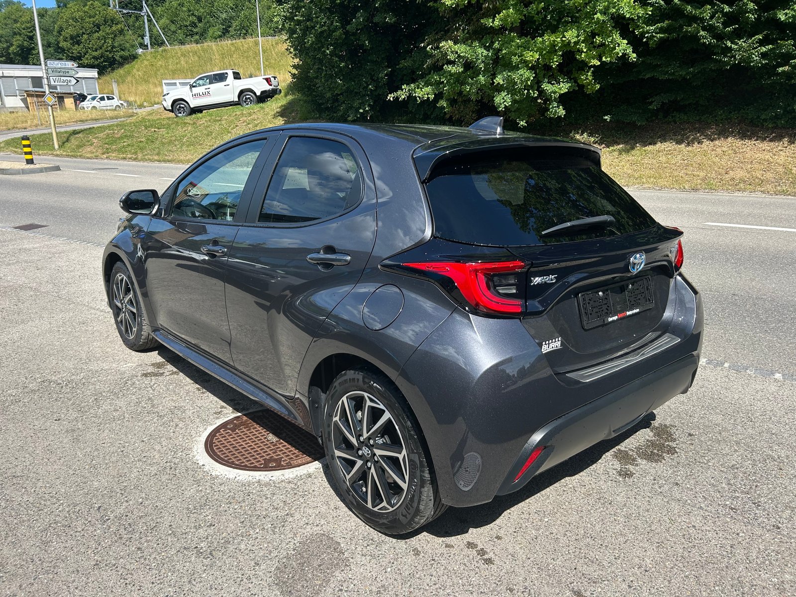 TOYOTA Yaris 1.5 Trend e-CVT, Full-Hybrid Petrol/Electric, Second hand / Used, Automatic - 6