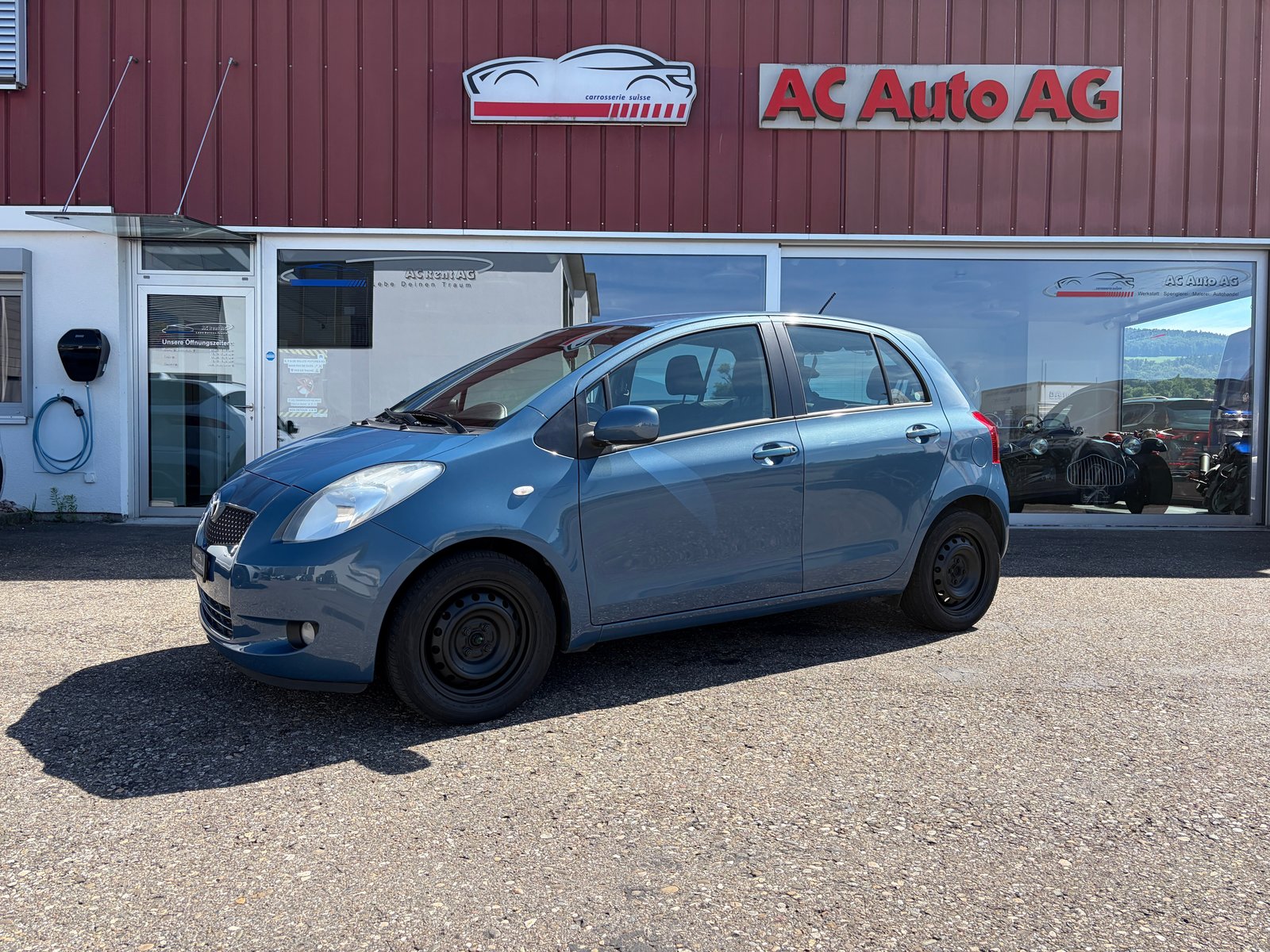 TOYOTA Yaris 1.3 Linea Sol