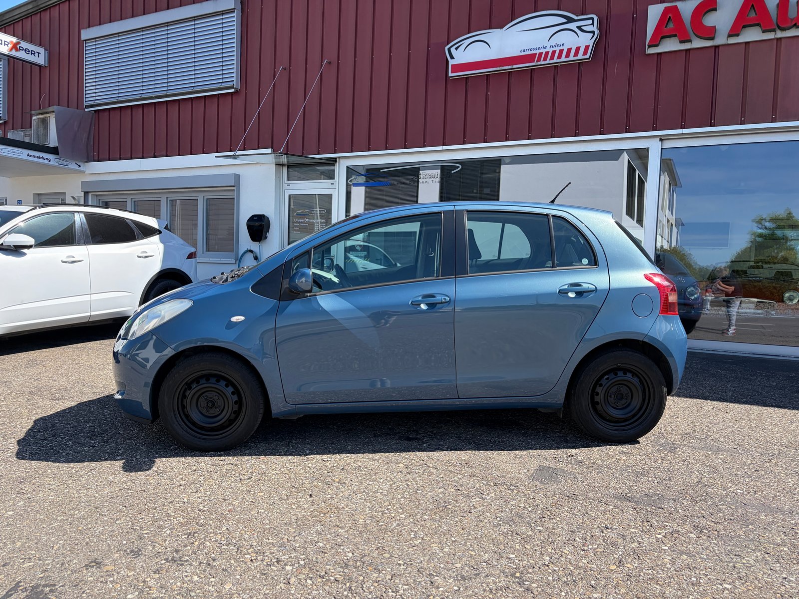 TOYOTA Yaris 1.3 Linea Sol, Benzin, Occasion / Gebraucht, Handschaltung - 3