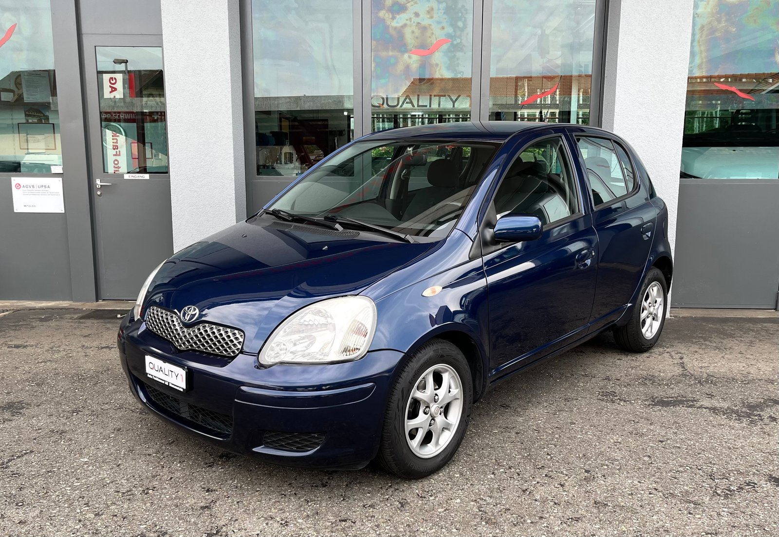 TOYOTA Yaris 1.3 Linea Sol, Benzin, Occasion / Gebraucht, Automatik - 3
