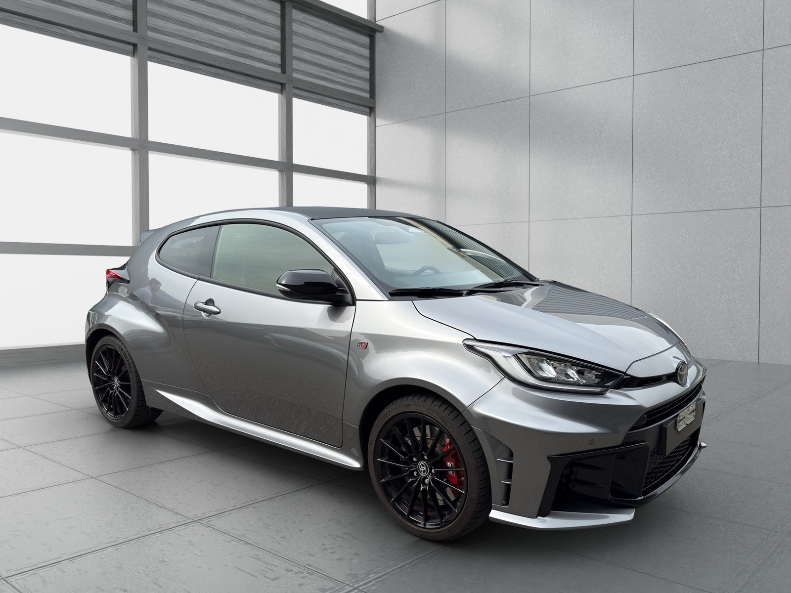 TOYOTA Yaris 1.6 GR Sport A, Benzin, Occasion / Gebraucht, Automatik - 2