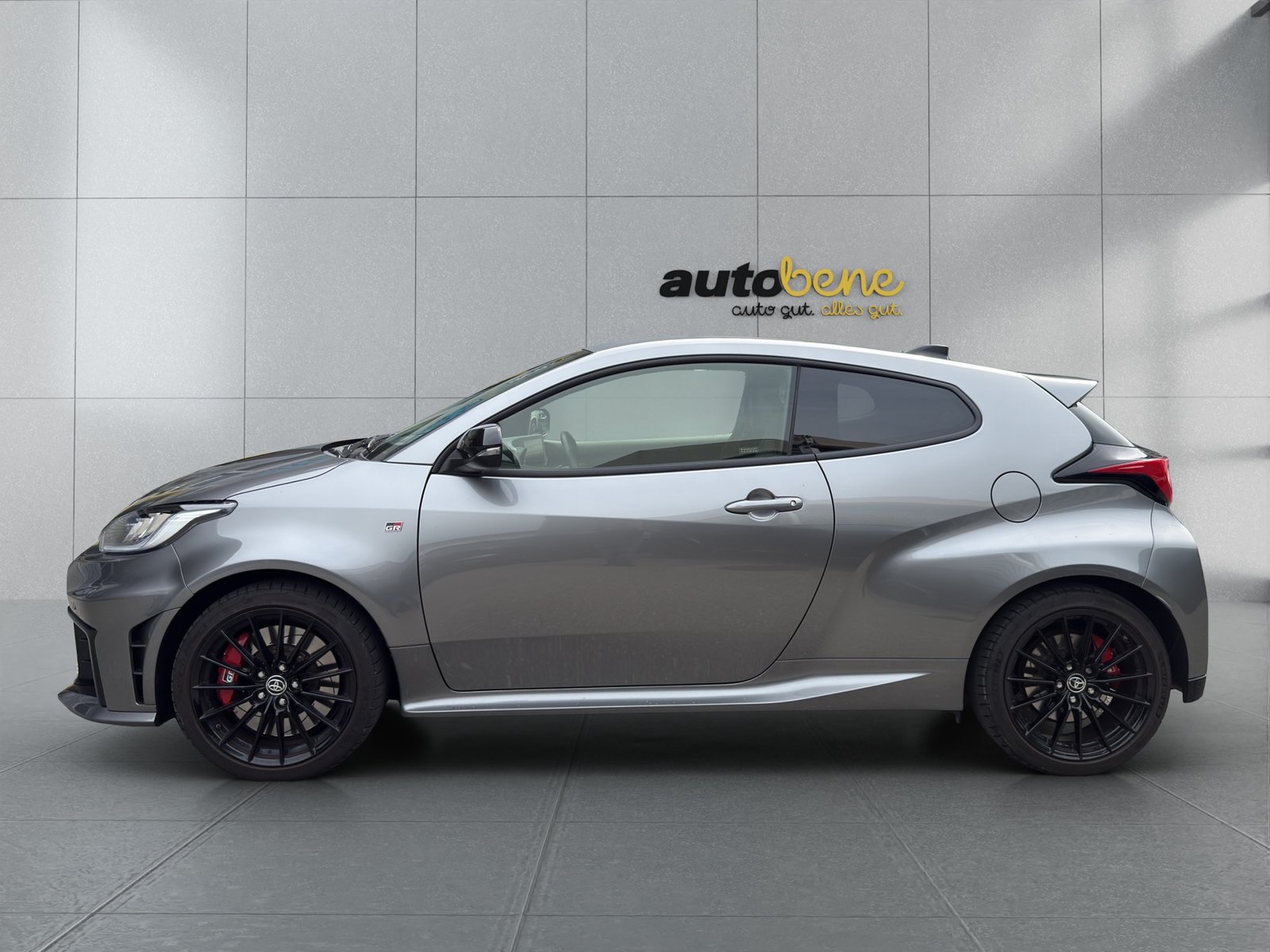 TOYOTA Yaris 1.6 GR Sport A, Benzin, Occasion / Gebraucht, Automatik - 3