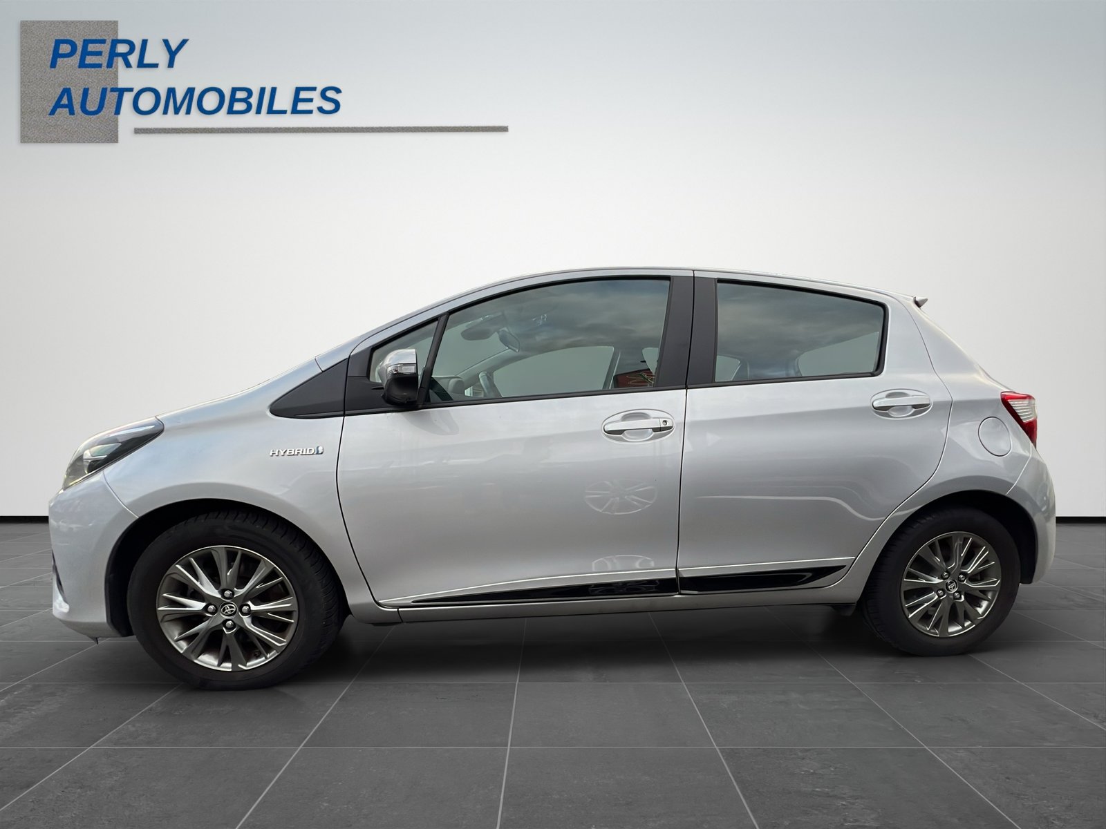 TOYOTA Yaris 1.5 VVT-i HSD Trend, Voll-Hybrid Benzin/Elektro, Occasion / Gebraucht, Automatik - 3