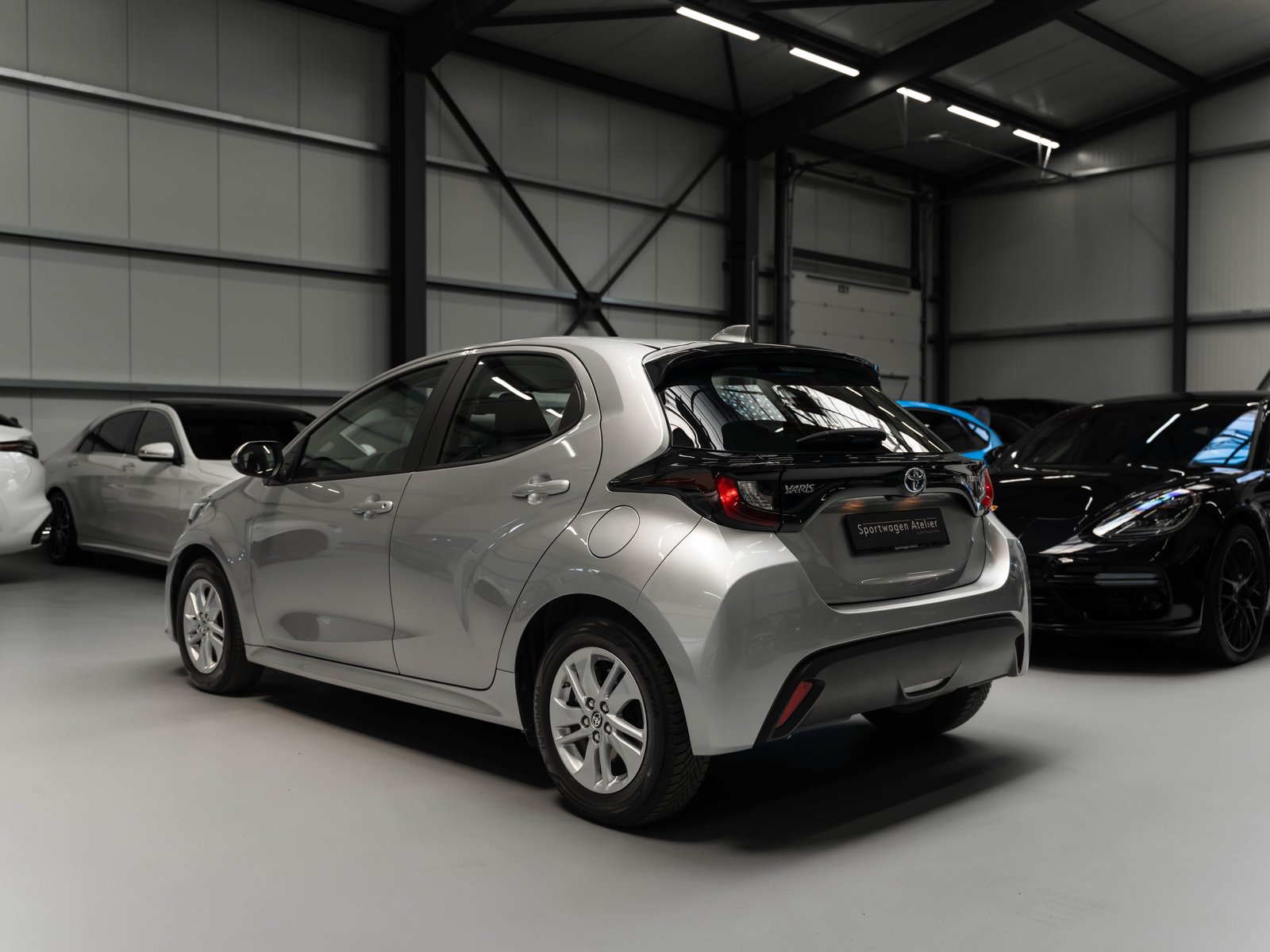 TOYOTA Yaris 1.5 Comfort e-CVT, Hybride Intégral Essence/Électricité, Occasion / Utilisé, Automatique - 2