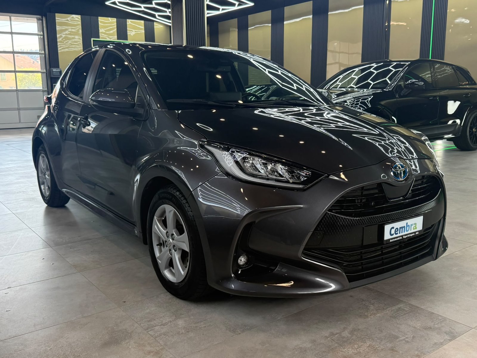 TOYOTA Yaris 1.5 Trend e-CVT, Voll-Hybrid Benzin/Elektro, Occasion / Gebraucht, Automatik - 4