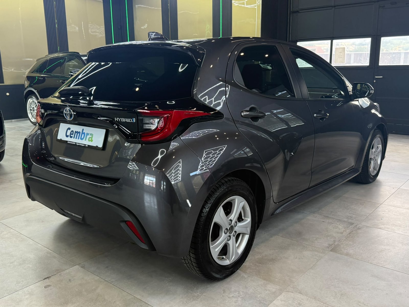 TOYOTA Yaris 1.5 Trend e-CVT, Voll-Hybrid Benzin/Elektro, Occasion / Gebraucht, Automatik - 6