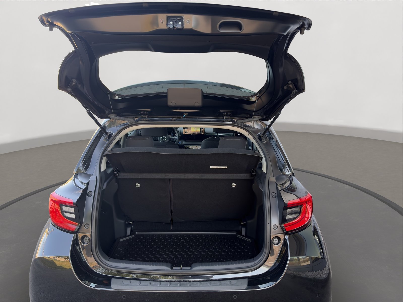 TOYOTA Yaris 1.5 Trend e-CVT, Hybride Integrale Benzina/Elettrica, Occasioni / Usate, Automatico - 6