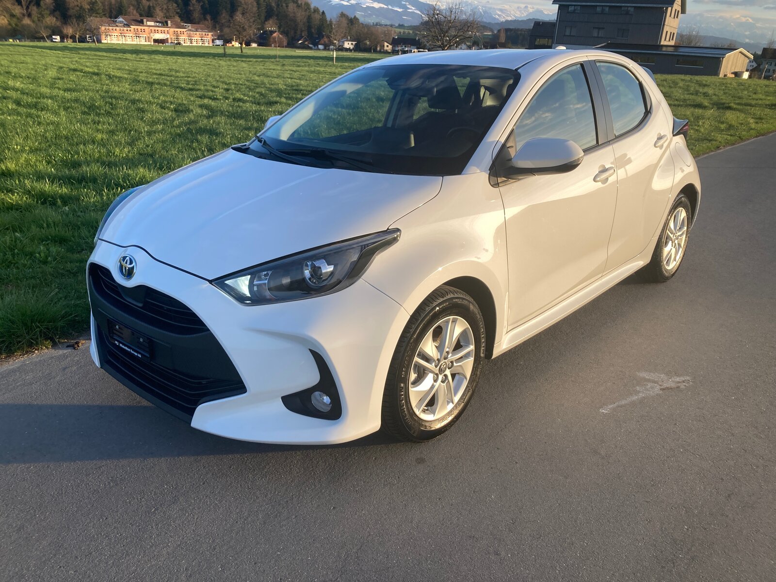 TOYOTA Yaris 1.5 Comfort e-CVT