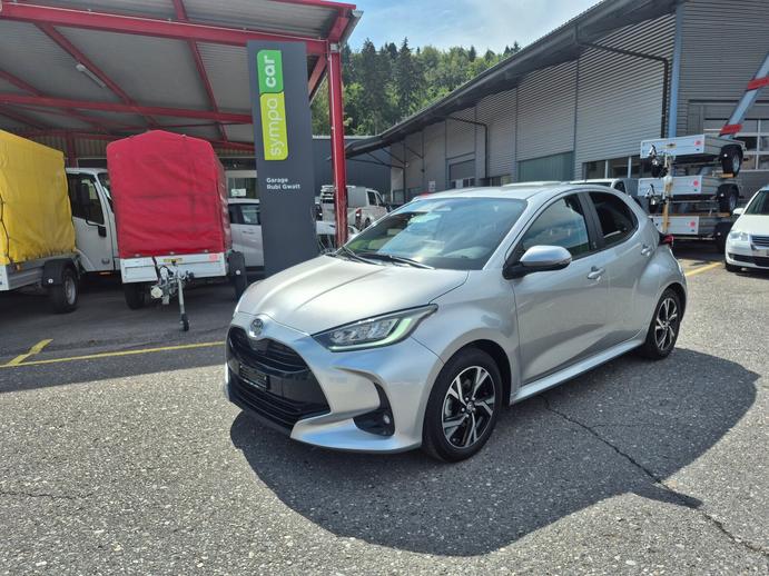 TOYOTA Yaris 1.5 Trend e-CVT, Full-Hybrid Petrol/Electric, Second hand / Used, Automatic