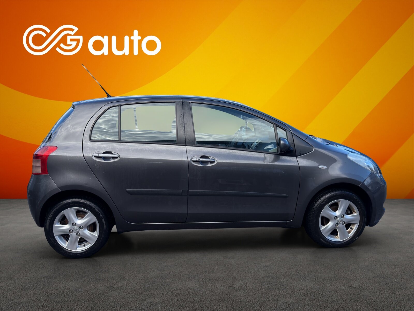 TOYOTA Yaris 1.3 Chic, Benzin, Occasion / Gebraucht, Handschaltung - 5