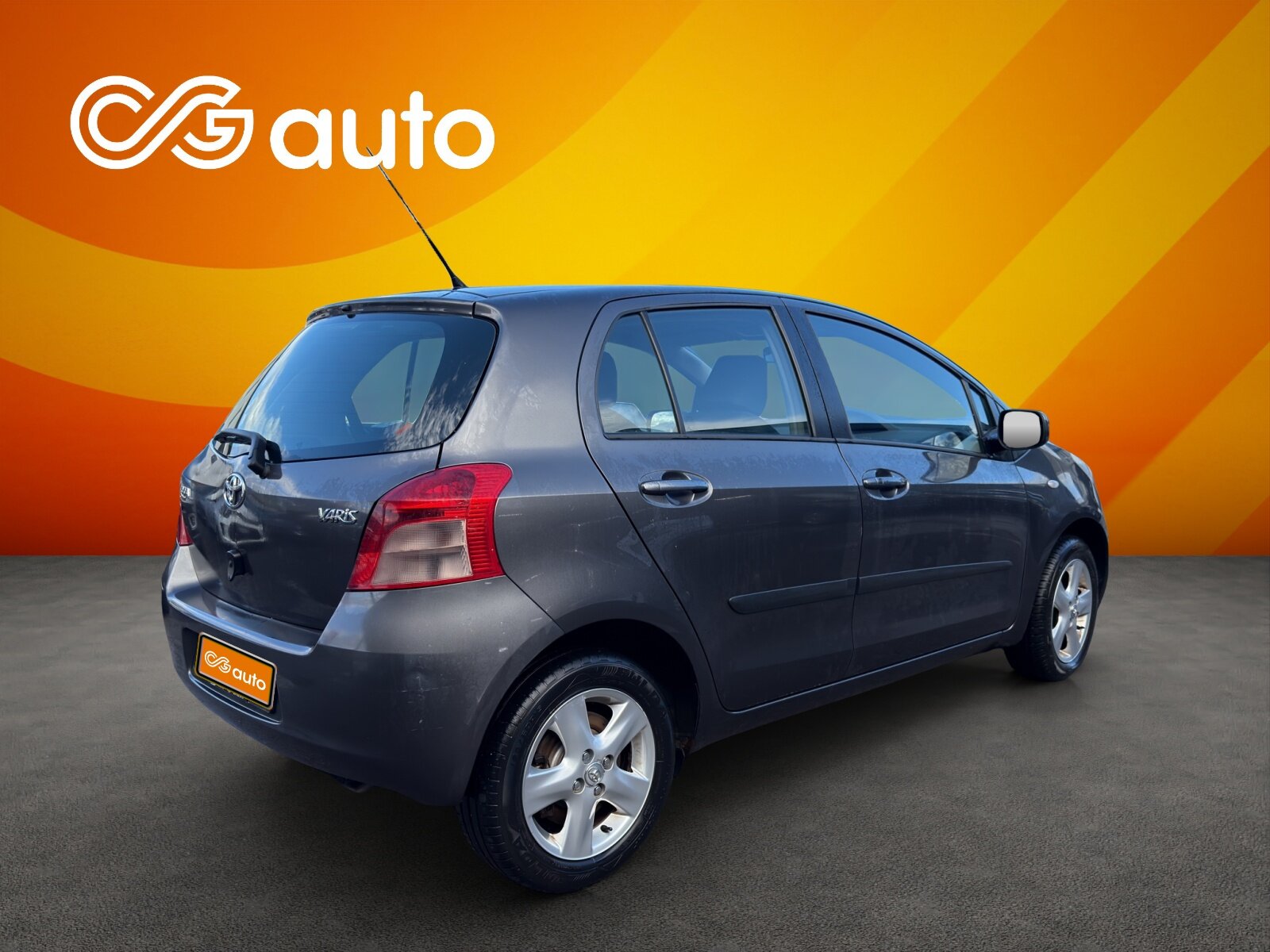 TOYOTA Yaris 1.3 Chic, Benzin, Occasion / Gebraucht, Handschaltung - 7