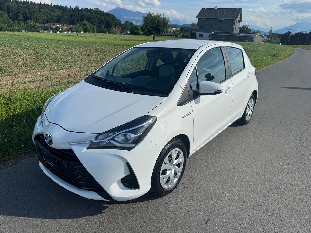 TOYOTA Yaris 1.5 VVT-i Hybrid Comfort e-CVT
