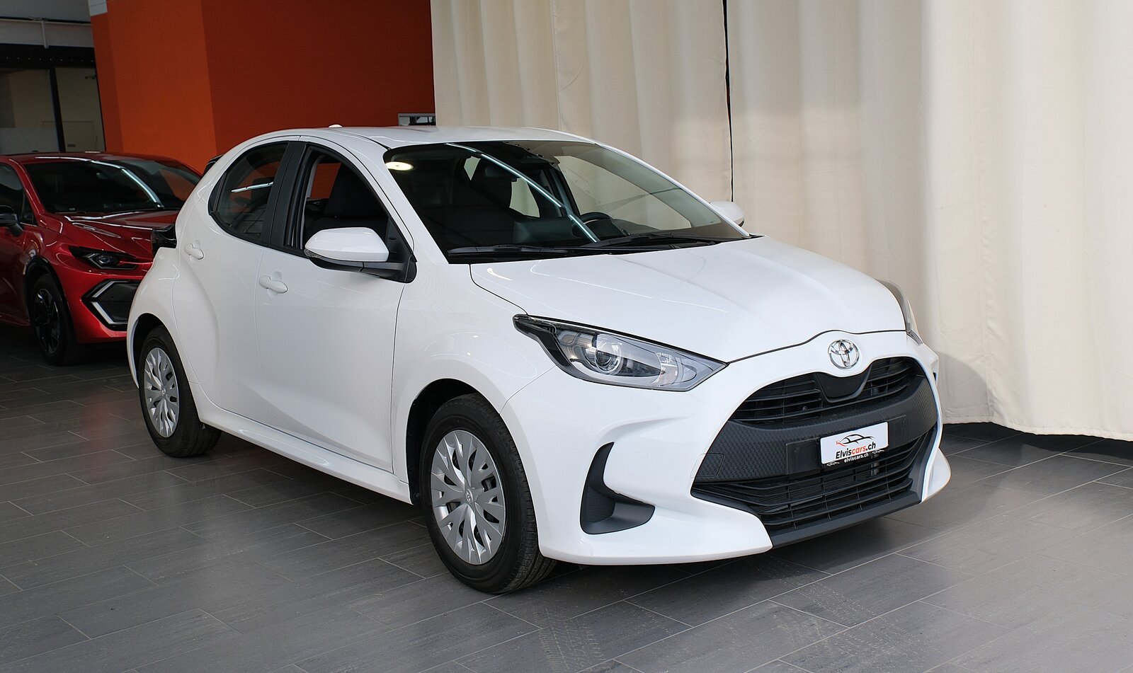TOYOTA Yaris 1.5 Comfort e-CVT, Voll-Hybrid Benzin/Elektro, Occasion / Gebraucht, Automatik - 2