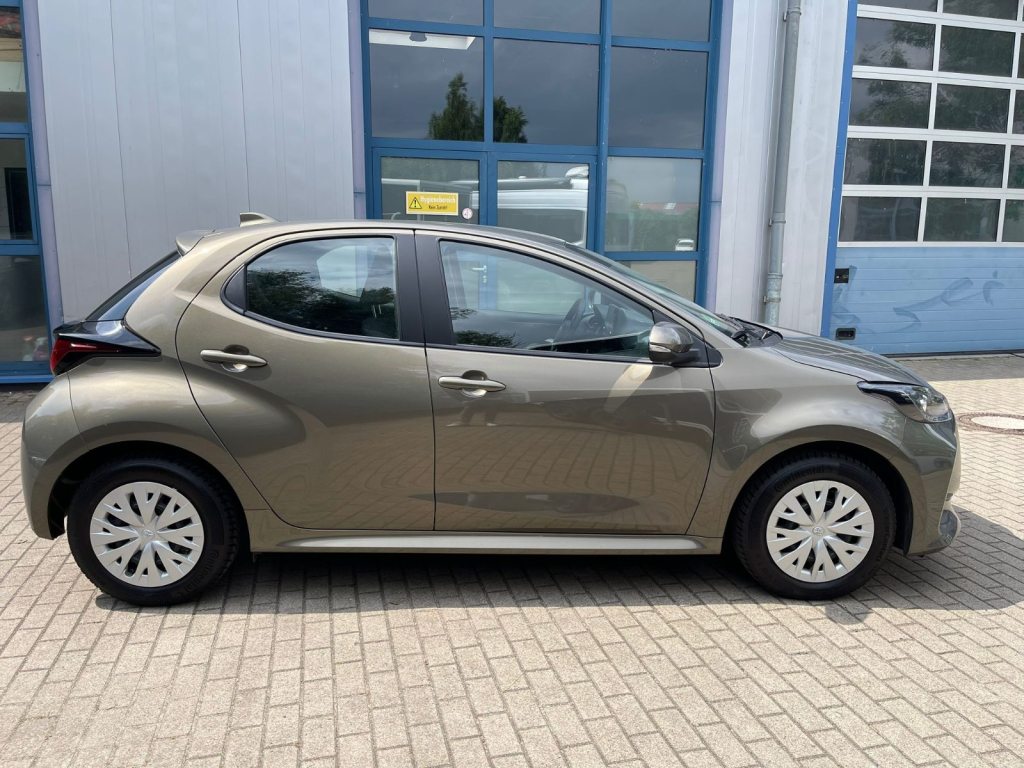 TOYOTA 1.5 Comfort, Benzina, Occasioni / Usate, Manuale - 3