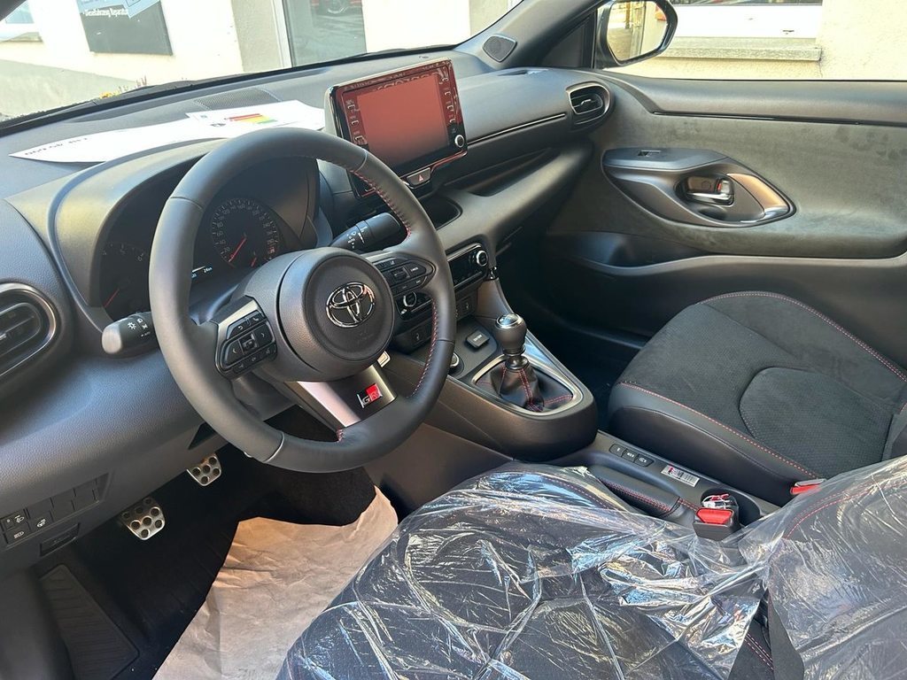 TOYOTA Yaris 1.6 GR Sport, Essence, Voiture de démonstration, Manuelle - 7