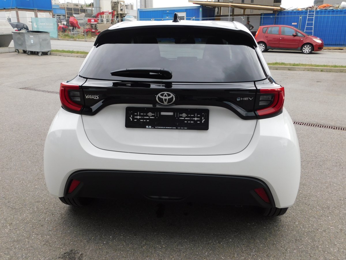 TOYOTA Yaris 1.5 Comfort e-CVT, Full-Hybrid Petrol/Electric, Ex-demonstrator, Automatic - 6