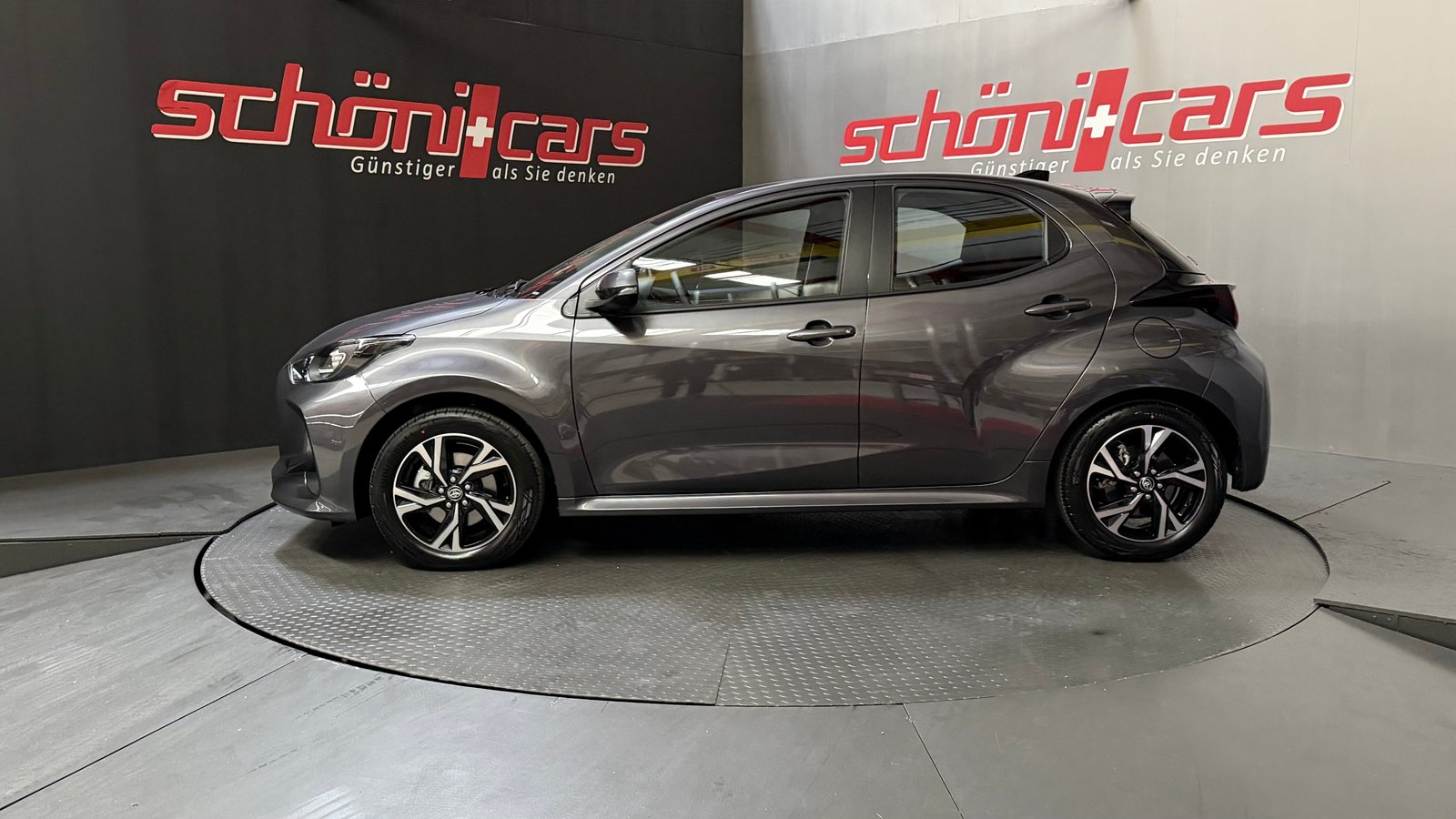 TOYOTA Yaris 1.5 Business e-CVT, Voll-Hybrid Benzin/Elektro, Vorführwagen, Automatik - 3