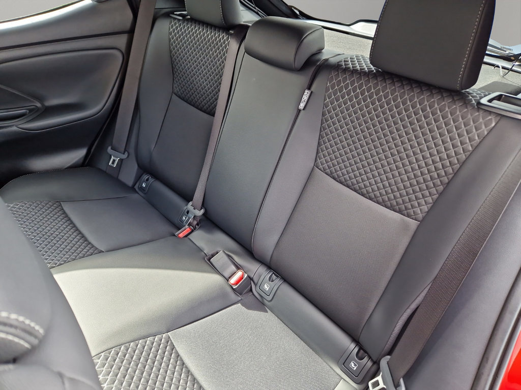 TOYOTA YARIS 1.5 VVT-i HSD Premium, Voll-Hybrid Benzin/Elektro, Neuwagen, Automatik - 7