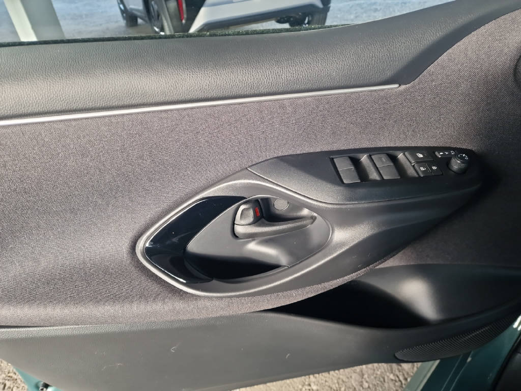 TOYOTA Yaris 1.5 VVT-i HSD Trend, Hybride Integrale Benzina/Elettrica, Auto nuove, Automatico - 5