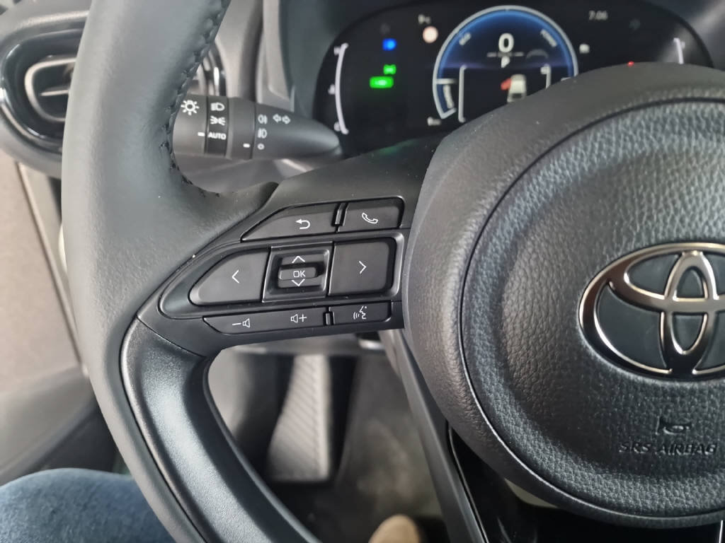 TOYOTA Yaris 1.5 VVT-i HSD Trend, Hybride Integrale Benzina/Elettrica, Auto nuove, Automatico - 7