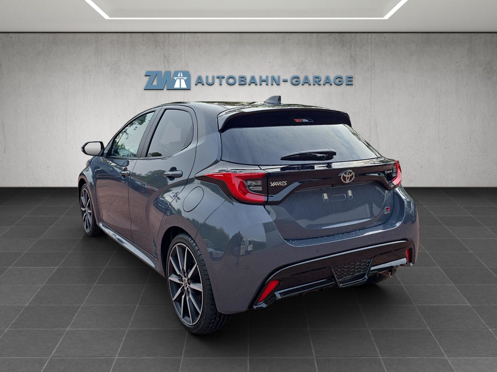 TOYOTA Yaris 1.5 VVT-i HSD GR Sport, Full-Hybrid Petrol/Electric, New car, Automatic - 3