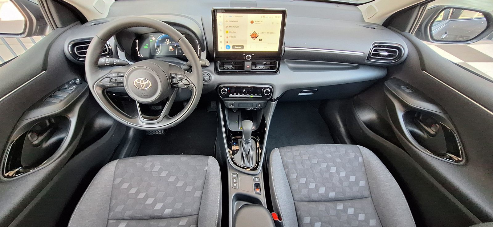 TOYOTA Yaris 1.5 VVT-i HSD Trend, Voll-Hybrid Benzin/Elektro, Neuwagen, Automatik - 5