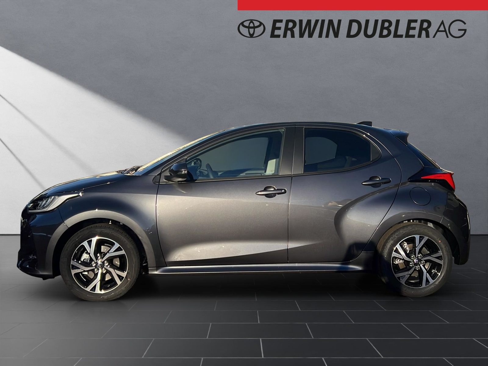 TOYOTA Yaris 1.5 VVT-i HSD Trend, Full-Hybrid Petrol/Electric, New car, Automatic - 2