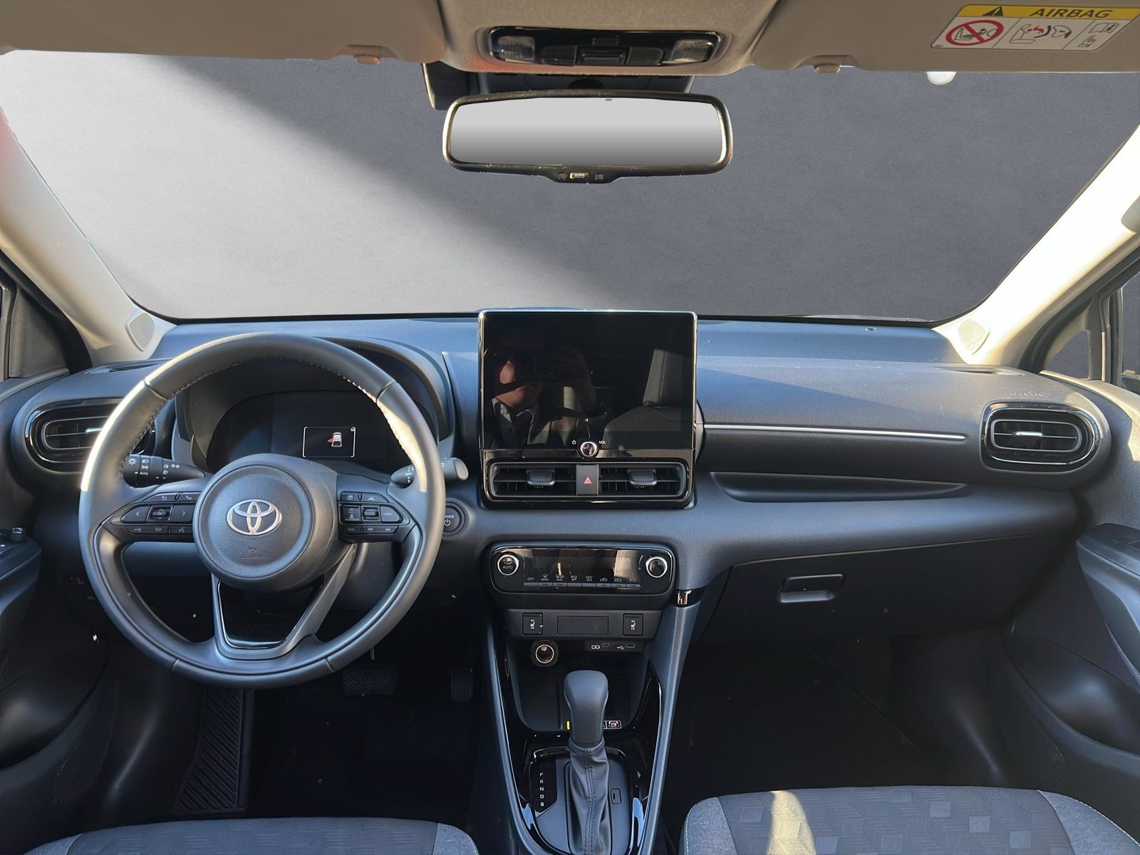 TOYOTA Yaris 1.5 VVT-i HSD Trend, Full-Hybrid Petrol/Electric, New car, Automatic - 4