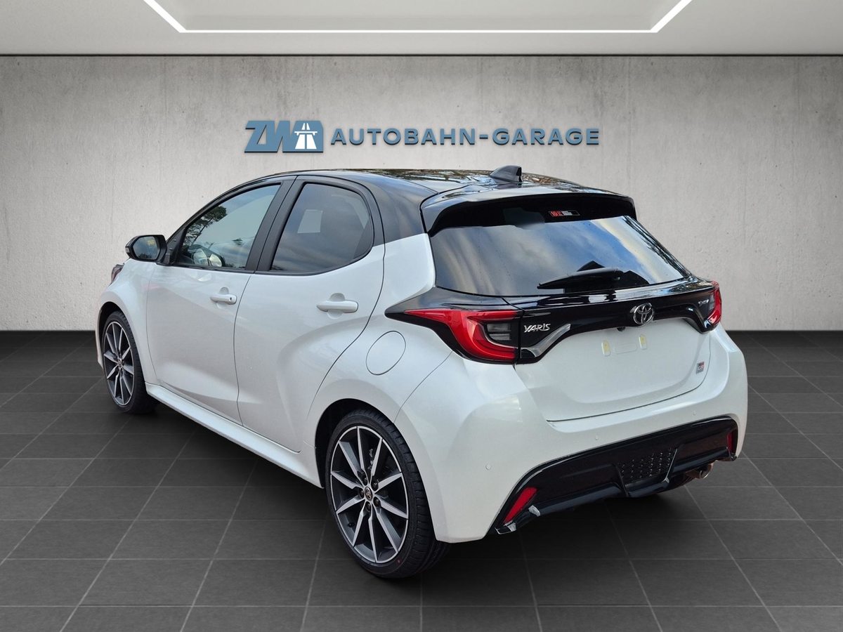 TOYOTA Yaris 1.5 VVT-i HSD GR Sport, Full-Hybrid Petrol/Electric, New car, Automatic - 3