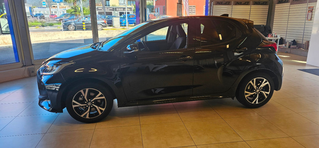 TOYOTA Yaris 1.5 VVT-i HSD Premium, Voll-Hybrid Benzin/Elektro, Neuwagen, Automatik - 2