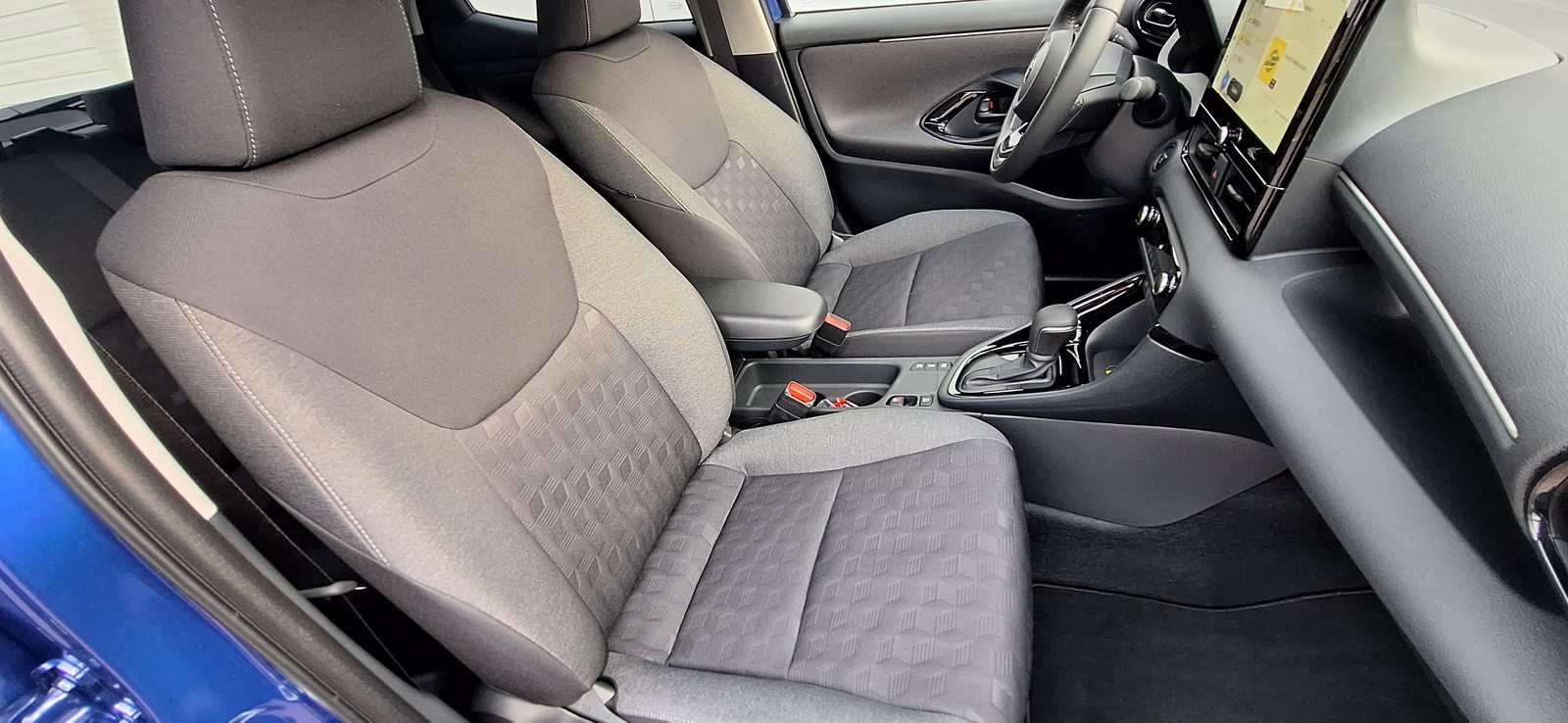TOYOTA Yaris 1.5 VVT-i HSD Trend, Hybride Intégral Essence/Électricité, Voiture nouvelle, Automatique - 7