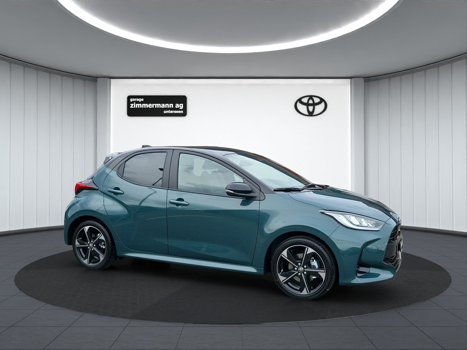 TOYOTA Yaris 1.5 VVT-i HSD Premium, Full-Hybrid Petrol/Electric, New car, Automatic - 4