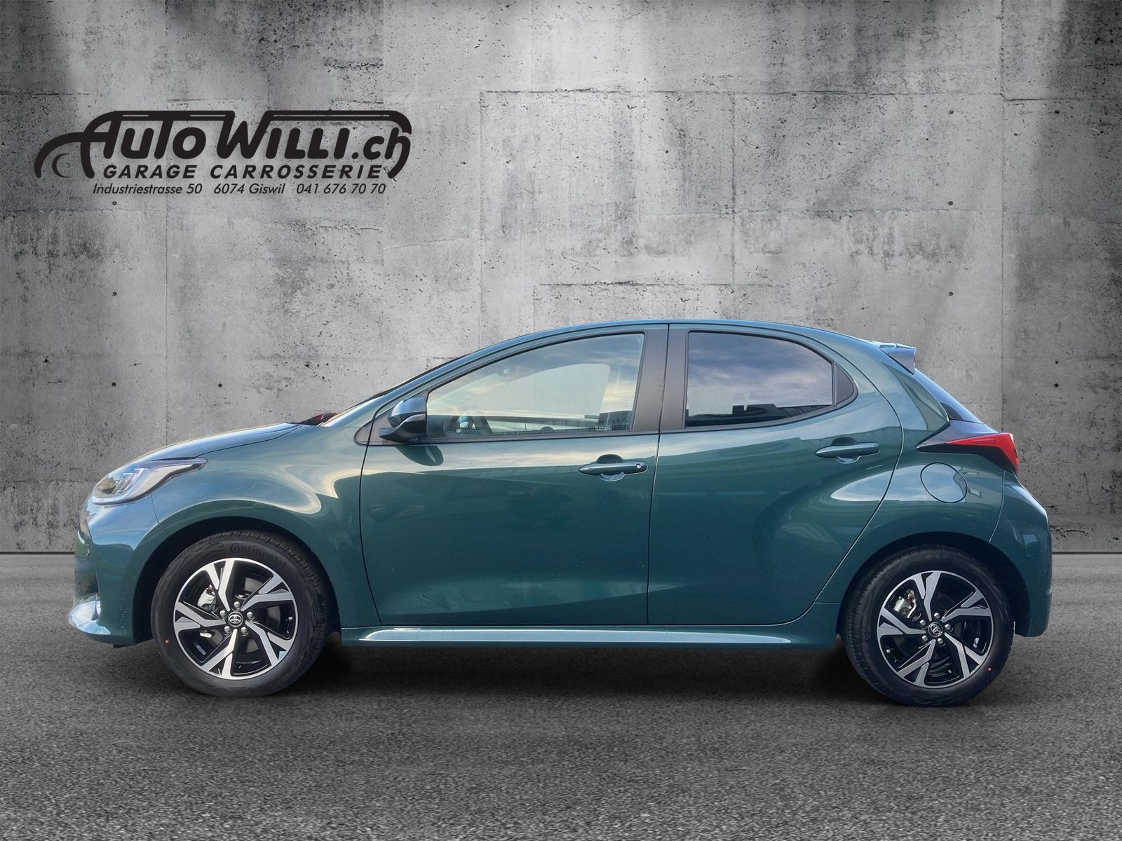 TOYOTA Yaris 1.5 VVT-i HSD Trend, Full-Hybrid Petrol/Electric, New car, Automatic - 3