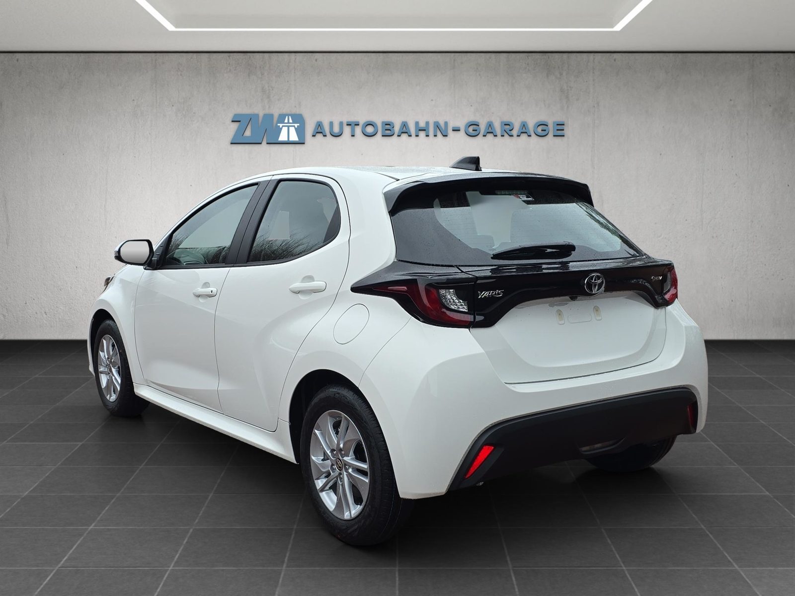 TOYOTA Yaris 1.5 VVT-i HSD Comfort, Hybride Integrale Benzina/Elettrica, Auto nuove, Automatico - 3