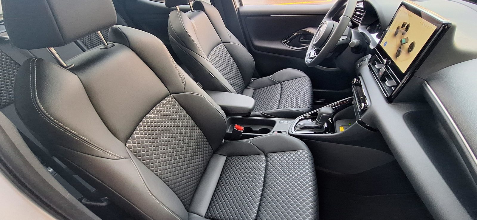 TOYOTA Yaris 1.5 VVT-i HSD Premium, Hybride Integrale Benzina/Elettrica, Auto nuove, Automatico - 7