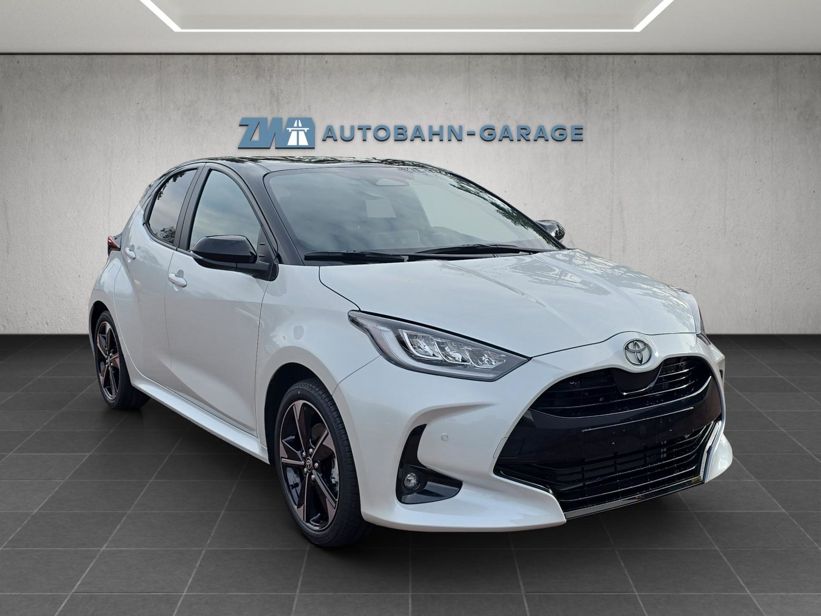 TOYOTA Yaris 1.5 VVT-i HSD Premium, Full-Hybrid Petrol/Electric, New car, Automatic - 7