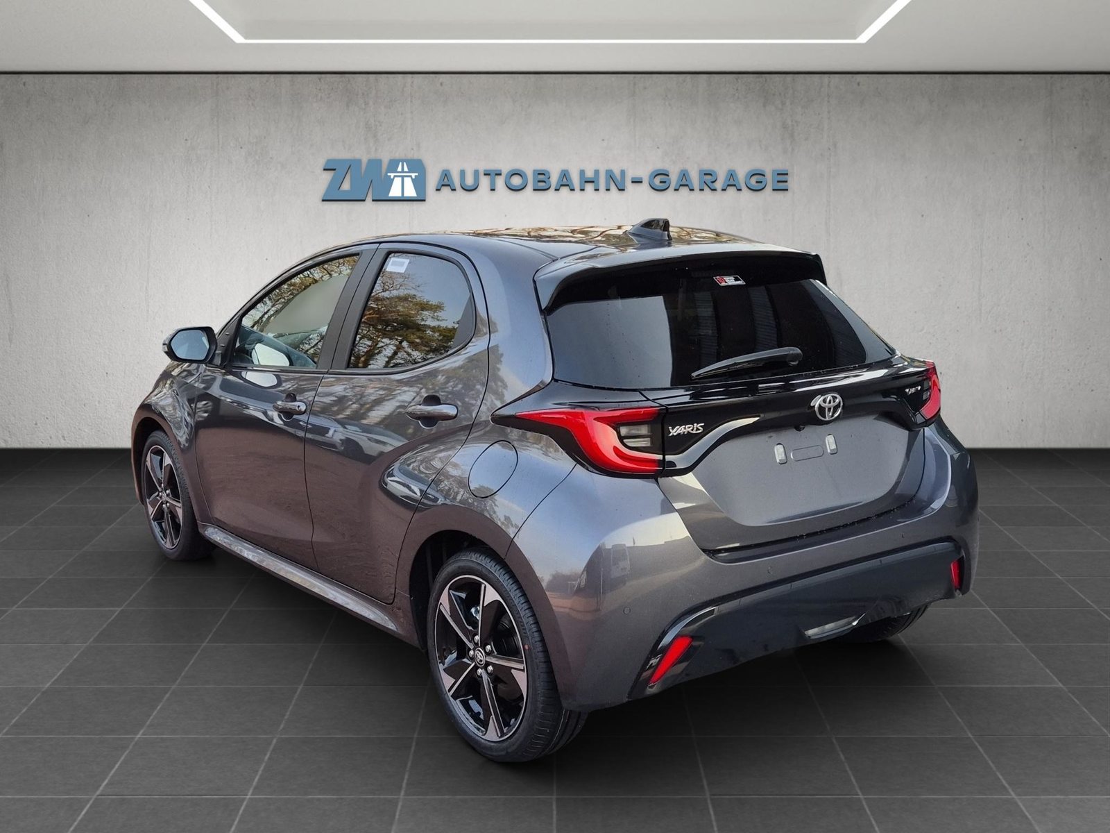 TOYOTA Yaris 1.5 VVT-i HSD Premium, Voll-Hybrid Benzin/Elektro, Neuwagen, Automatik - 3