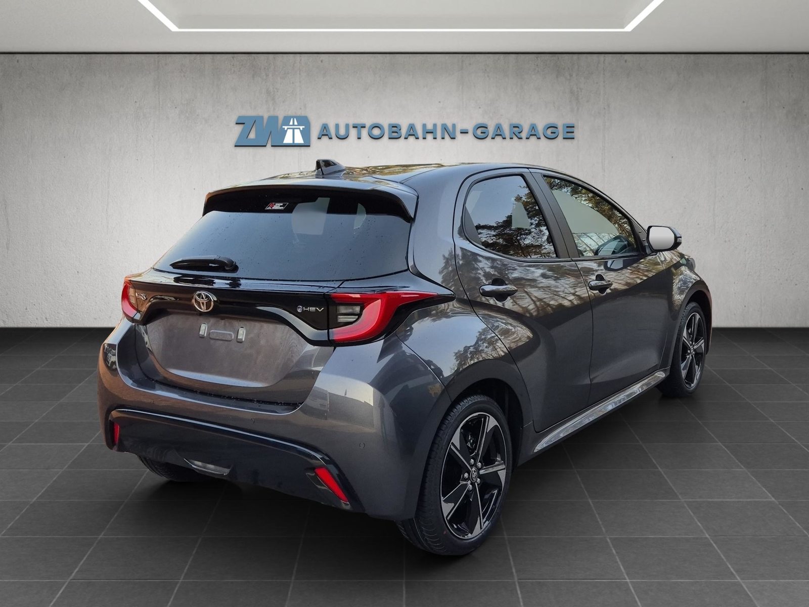 TOYOTA Yaris 1.5 VVT-i HSD Premium, Voll-Hybrid Benzin/Elektro, Neuwagen, Automatik - 5