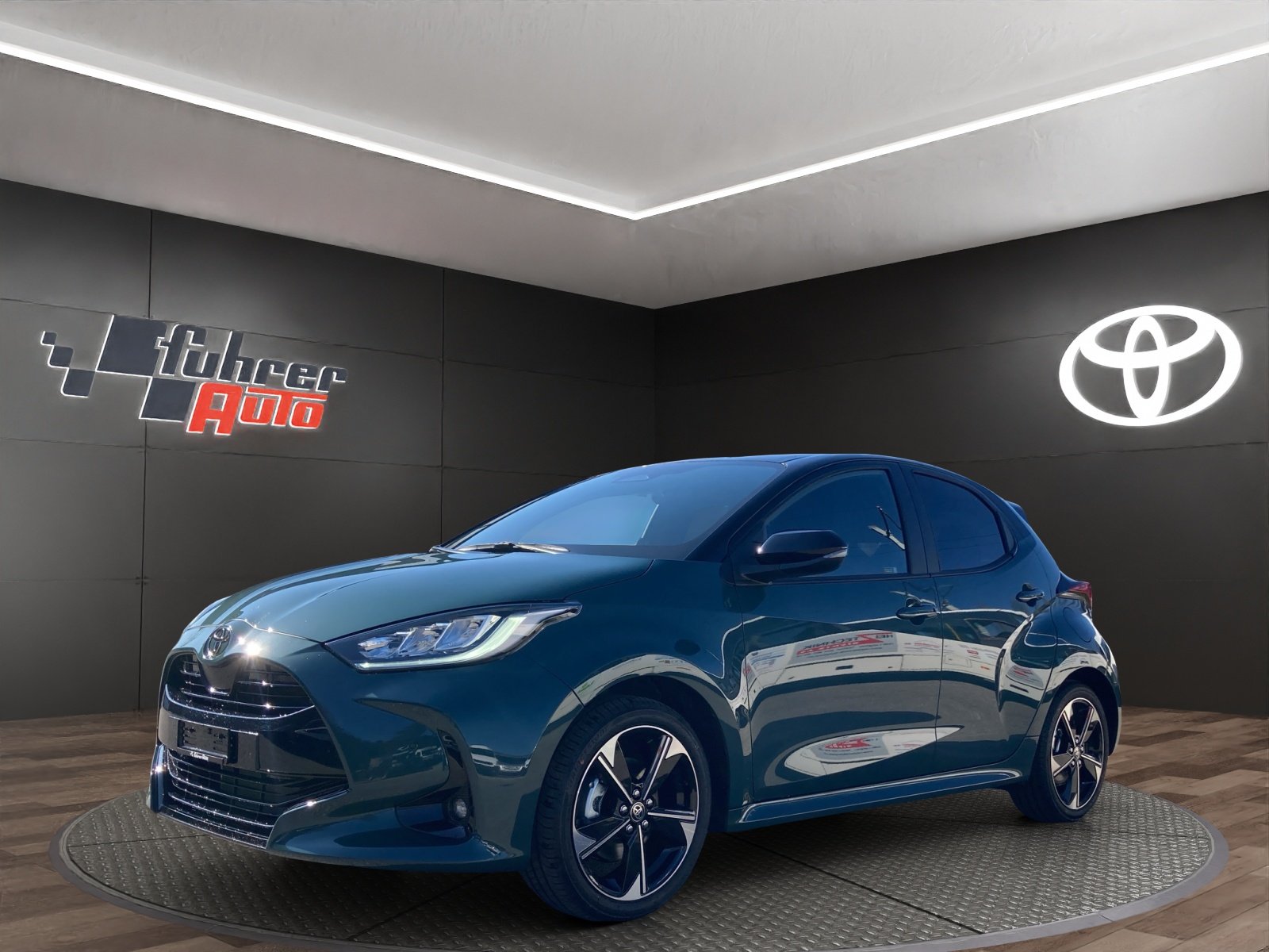 TOYOTA Yaris 1.5 VVT-i HSD Premium